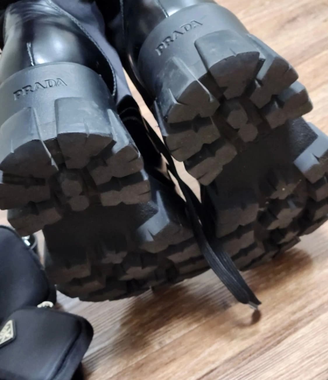 [프라다/모노리스] 데드스탁 앵클 레더 / 255 상품이미지3