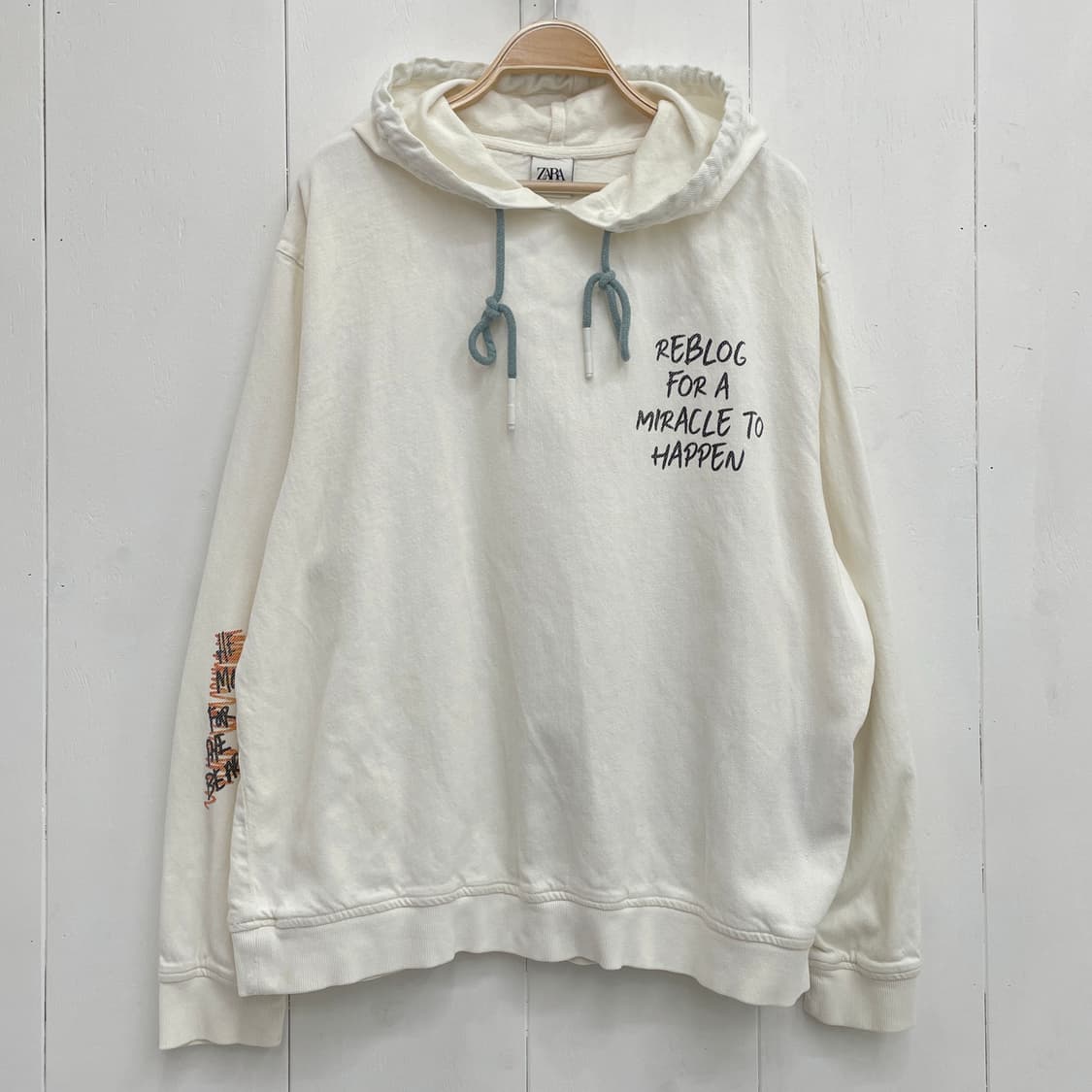 자라(ZARA) 아트워크 백프린팅 레터링 후드티 상품이미지9