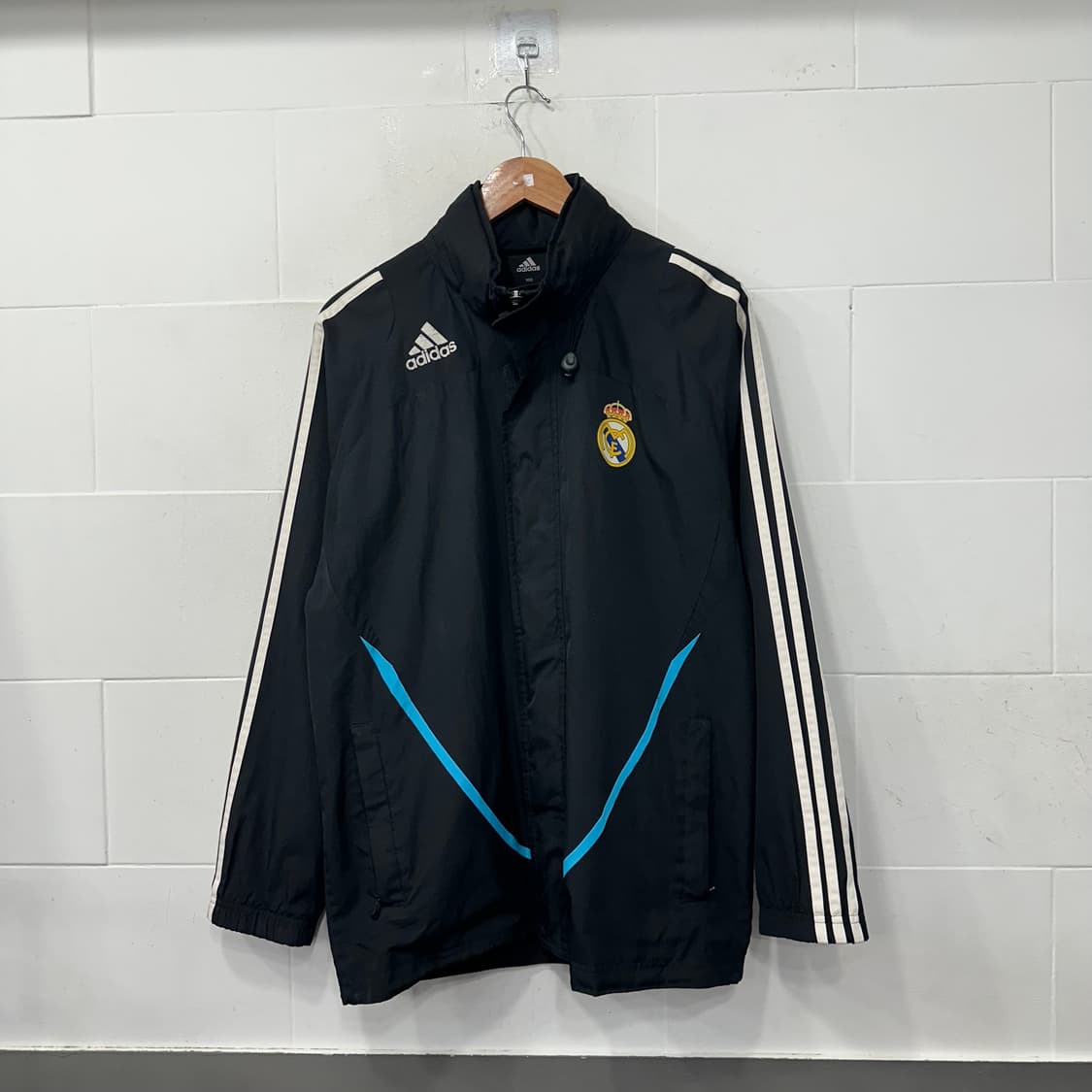 아디다스 레알마드리드 바람막이 상품이미지1