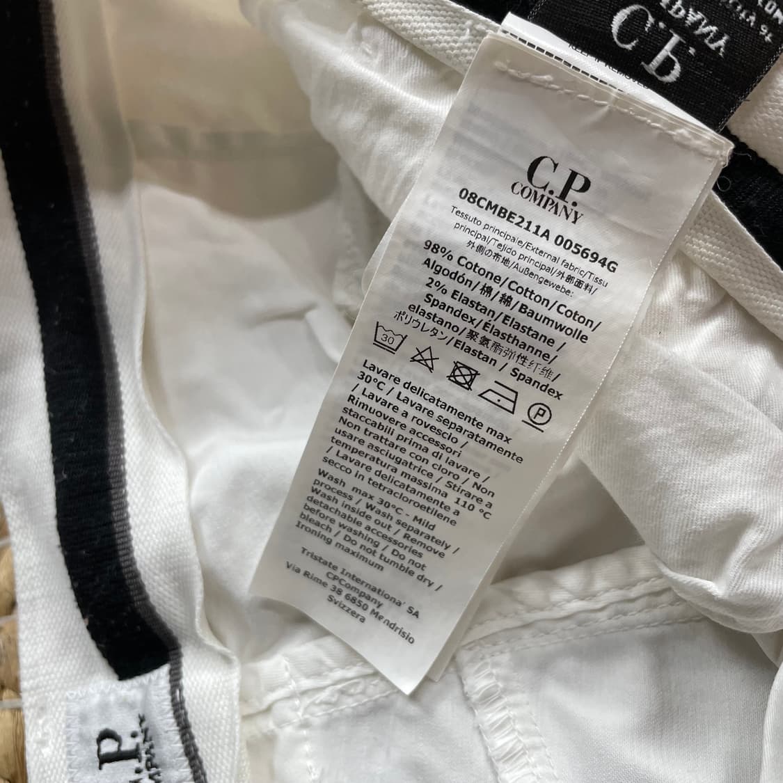 C.P company 씨피컴퍼니 렌즈 반바지 상품이미지5