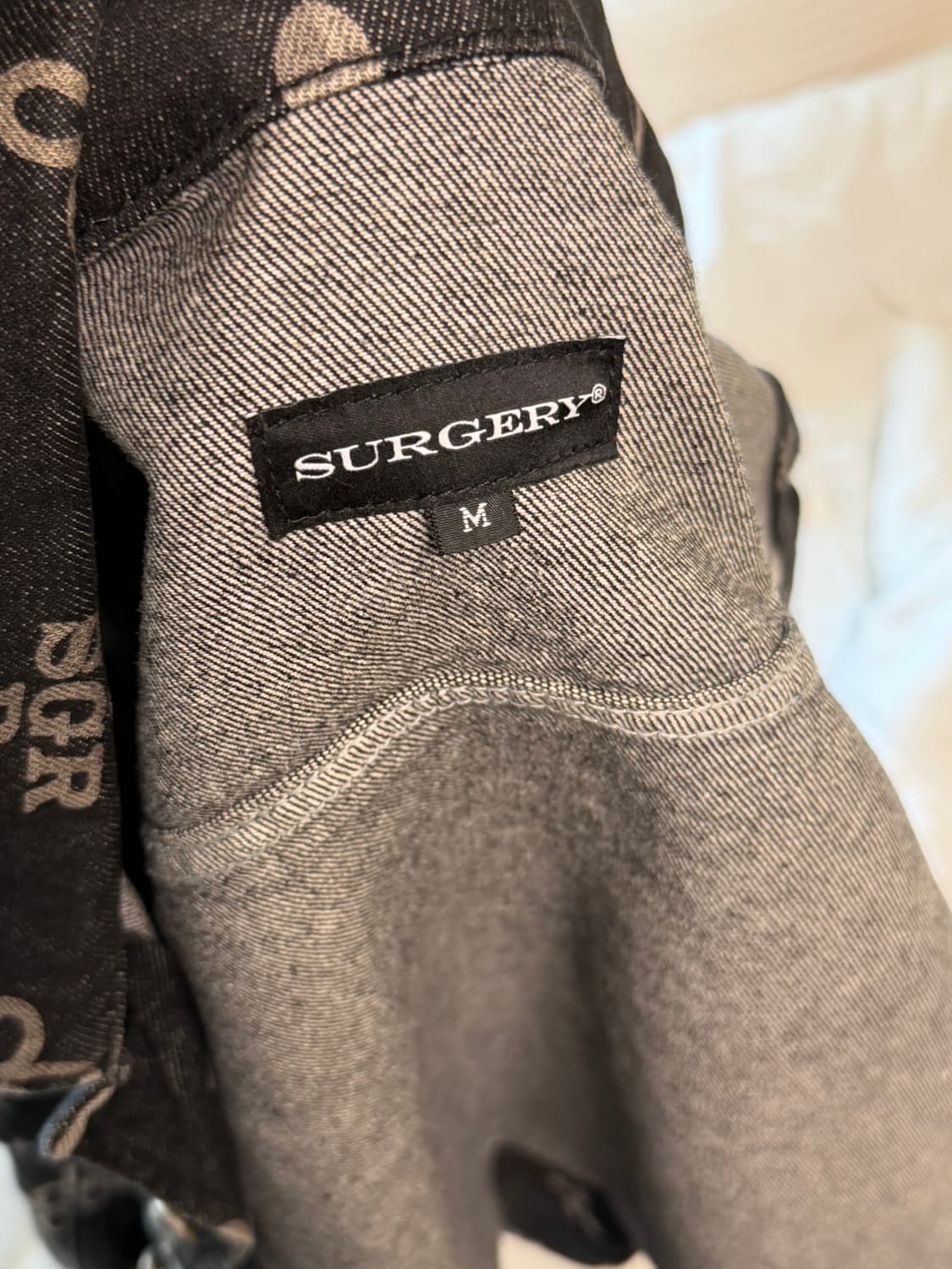 써저리 모노그램 데님 자켓 상품이미지3