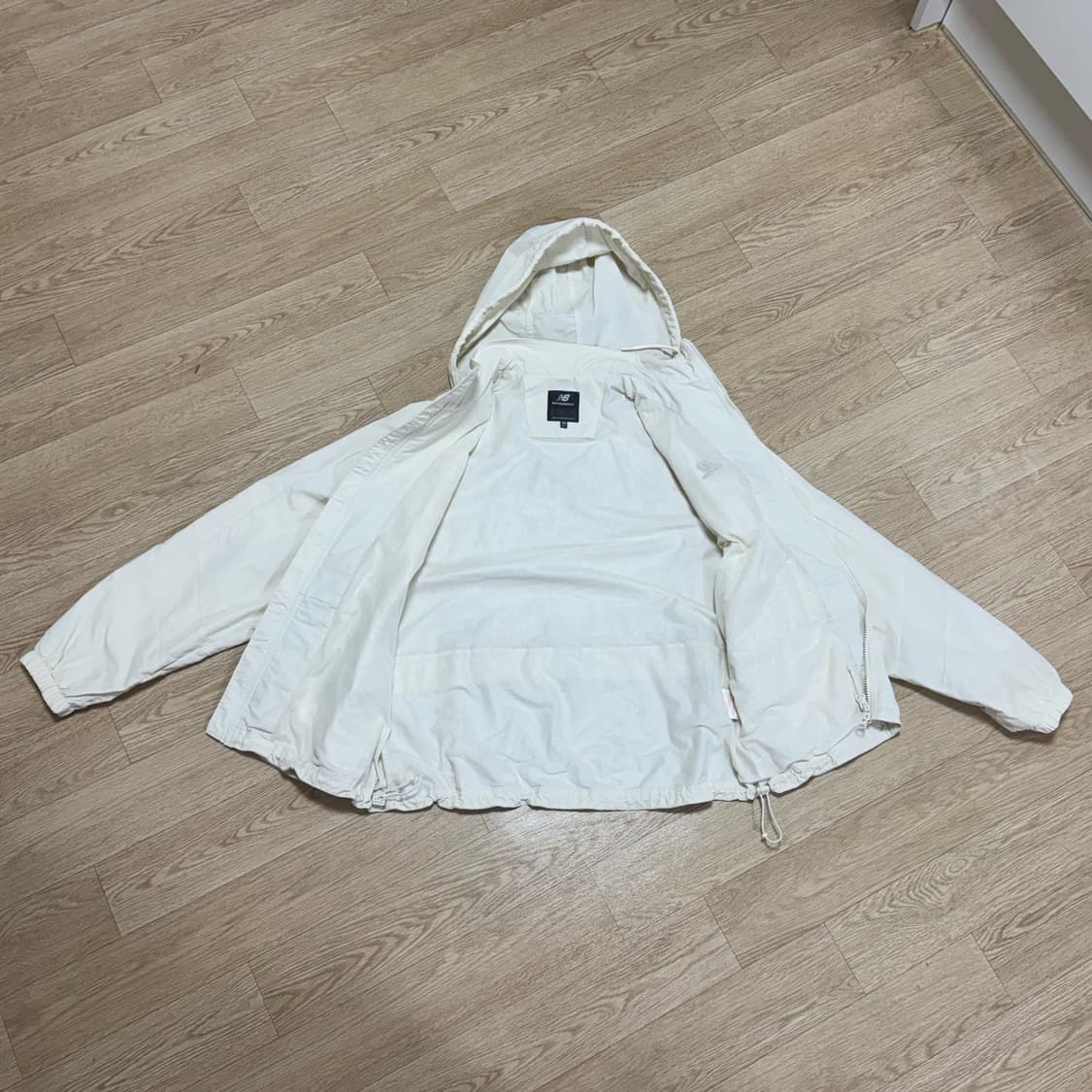 뉴발란스 나일론 런닝 바람막이 100 L 상품이미지2