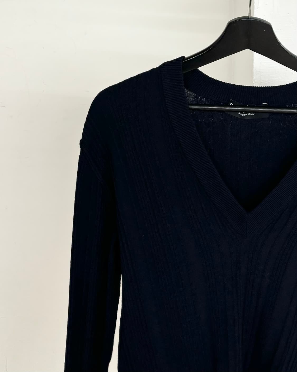 돌체 앤 가바나 블랙 브이넥 니트 상품이미지3