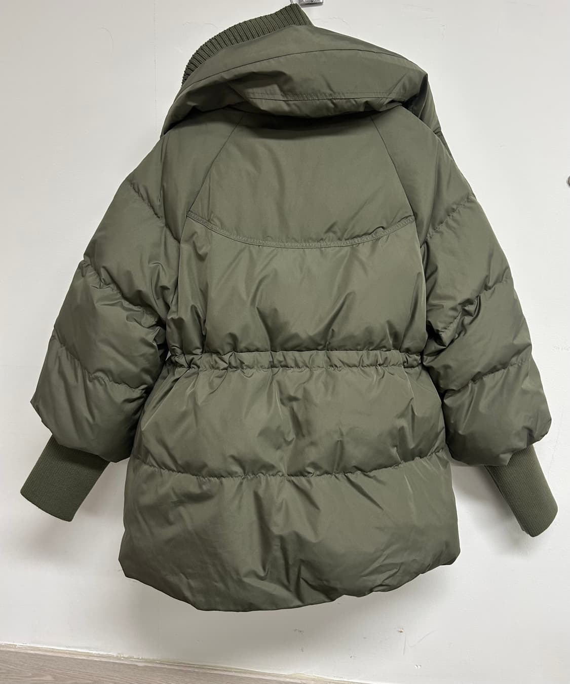 The AtG 구스다운 패딩 55 올리브 상품이미지7