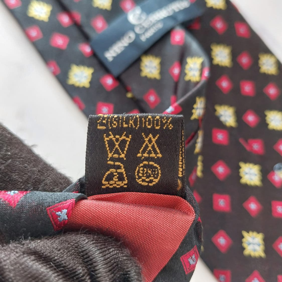 니노 세루티 실크 블랙 패턴 넥타이 9.5cm A+등급 K2023
 상품이미지10
