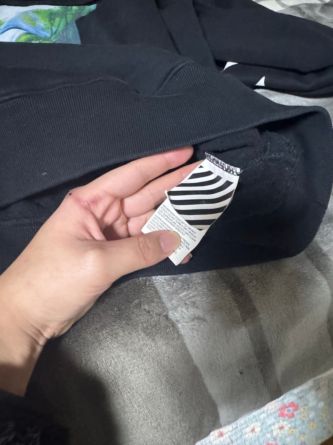 오프화이트 후드티 상품이미지5