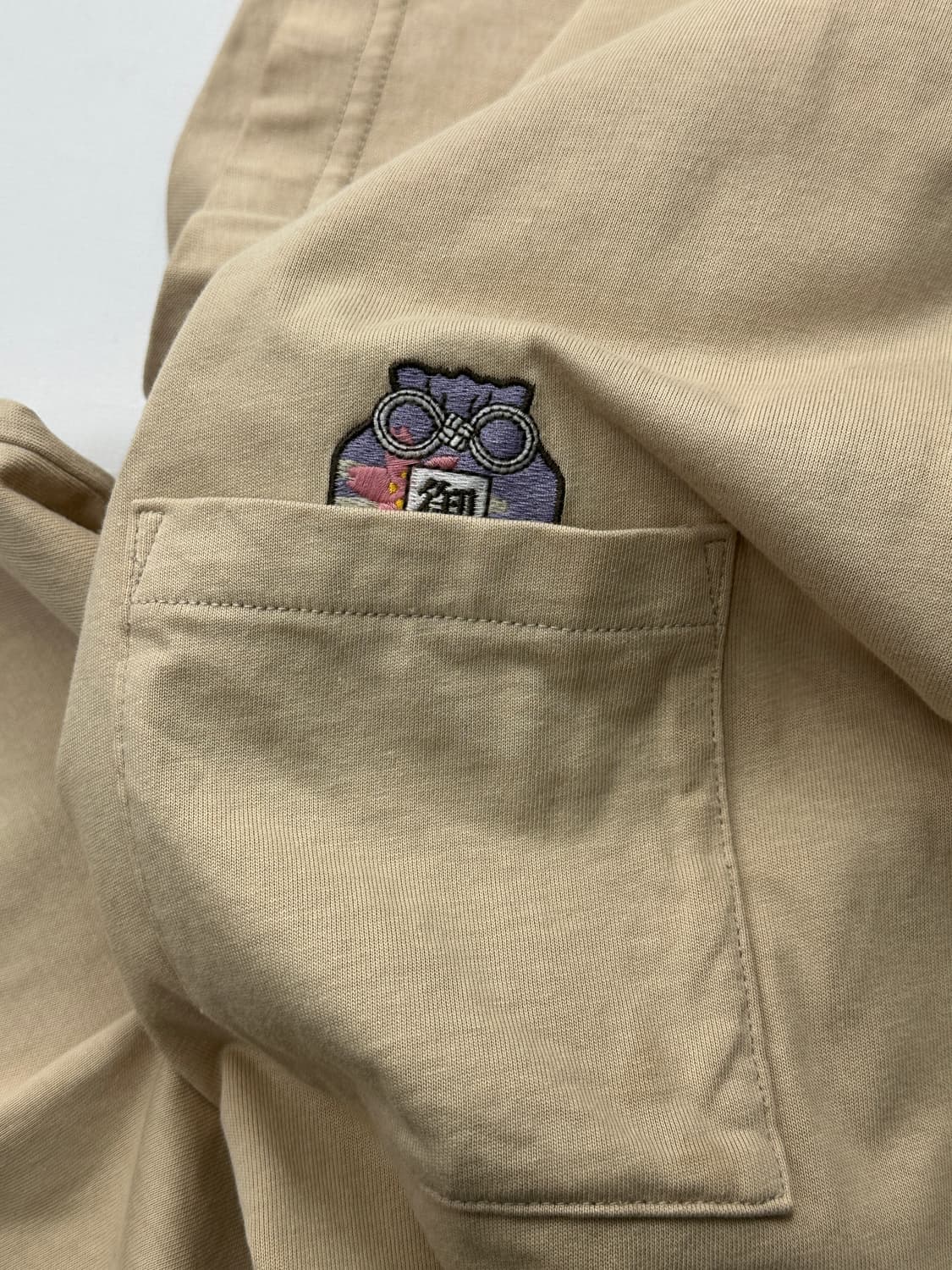 재팬 유니클로 UT 빈티지 명탐정 코난 베이지 라운드 반팔 티셔츠 상품이미지5