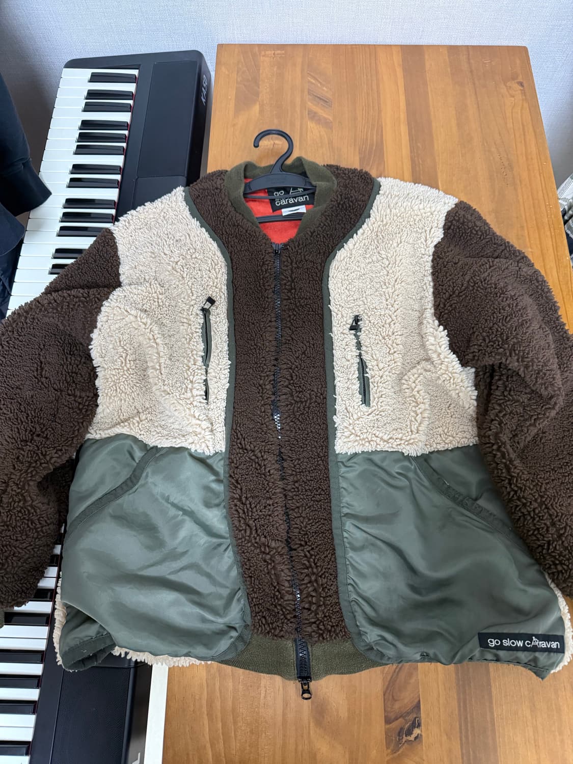 고슬로우카반 후드집업 상품이미지1