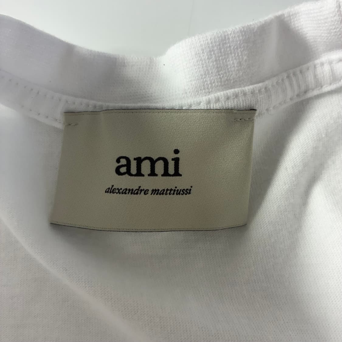 Ami  아미 스몰하트 화이트 반팔티셔츠  상품이미지3