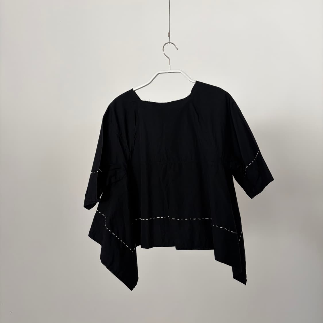 Stitch Asymmetry Half Blouse 상품이미지6