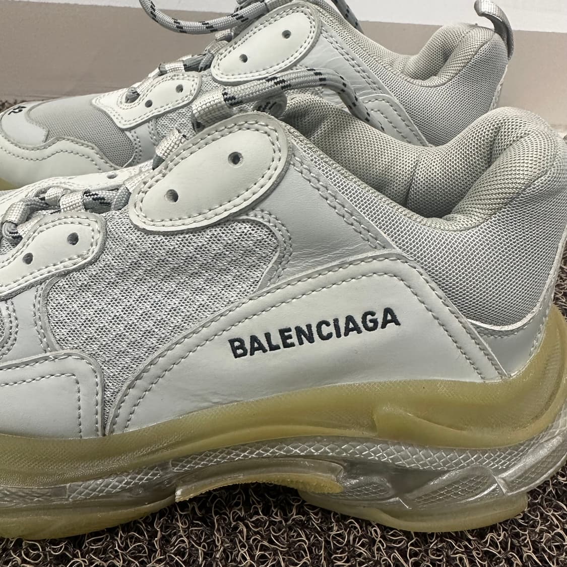 발렌시아가 트리플 S 클리어솔 스니커즈 541624 275사이즈 상품이미지4