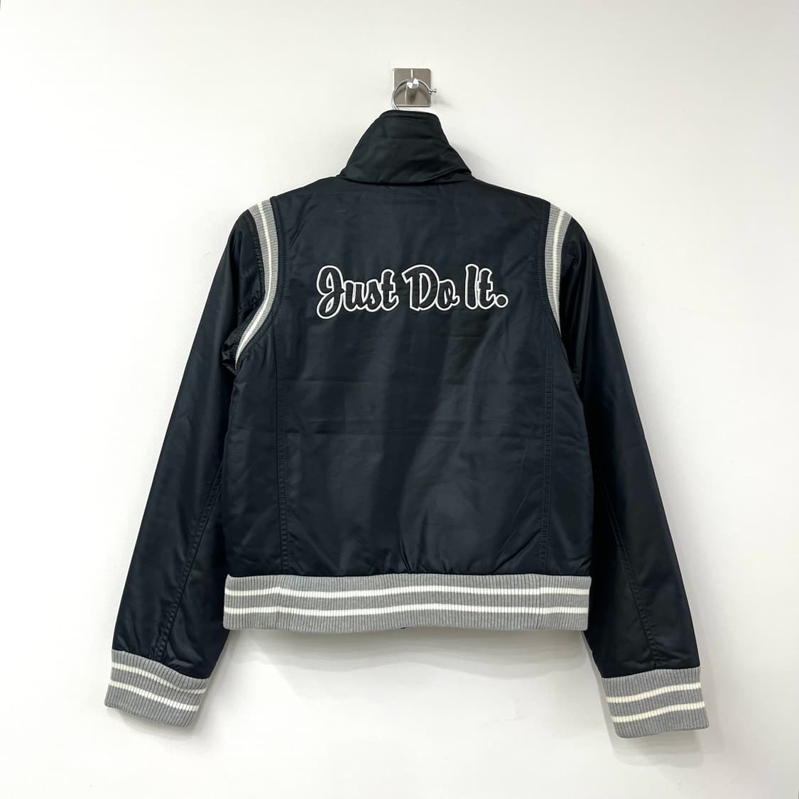 나이키 자수로고 투웨이 크롭 바시티 자켓 상품이미지3