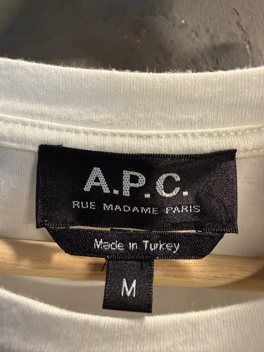 M 아페쎄 APC 스트라이프 로고 반팔 티셔츠 화이트 상품이미지5