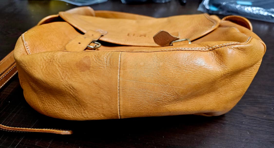 에이징씨씨씨 메신저백 상품이미지3