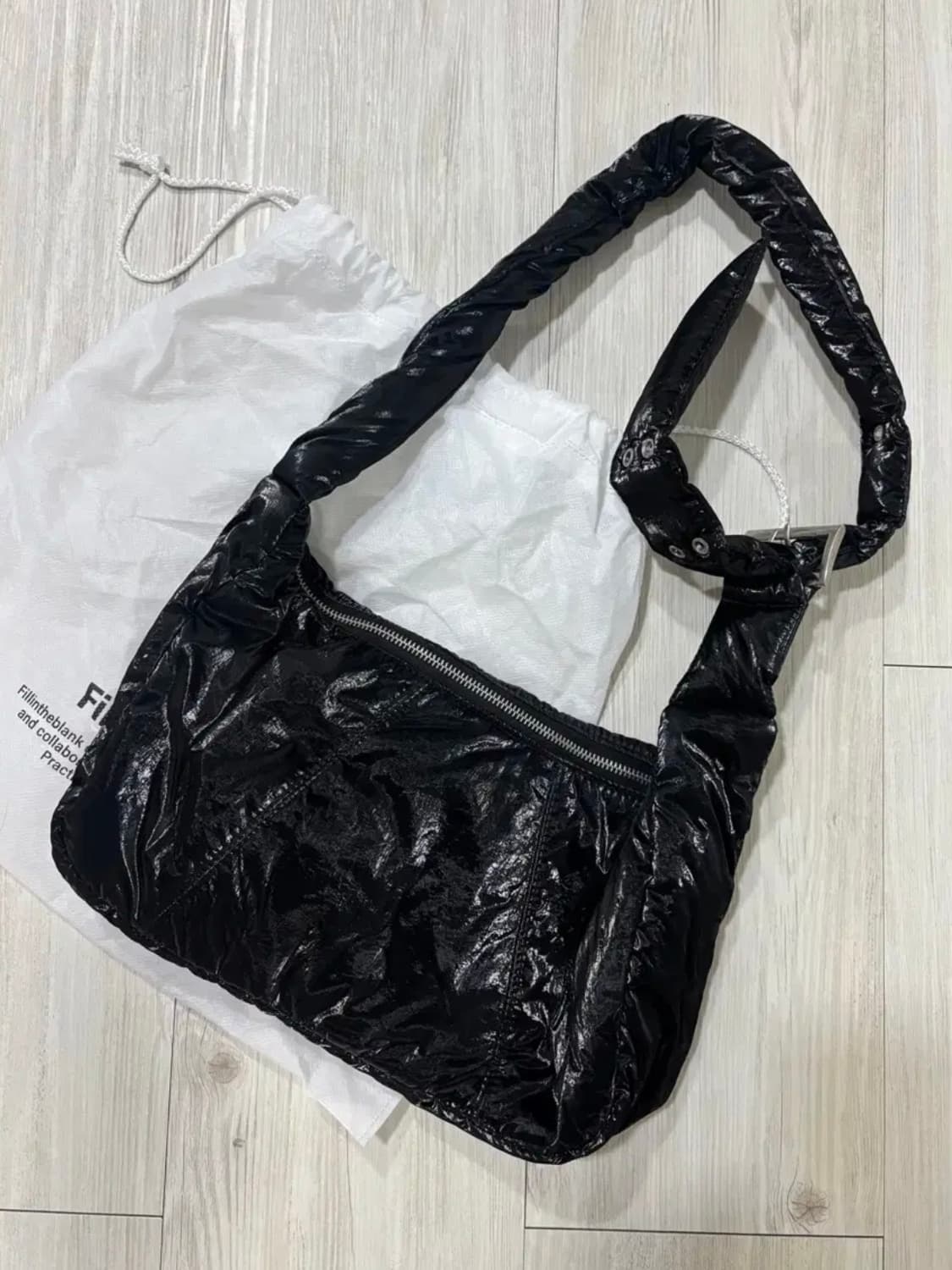 필인더블랭크 호보백 블랙 상품이미지2
