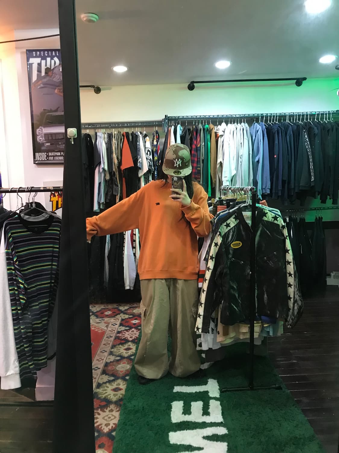 나이키 오버핏 맨투맨 오렌지 상품이미지4