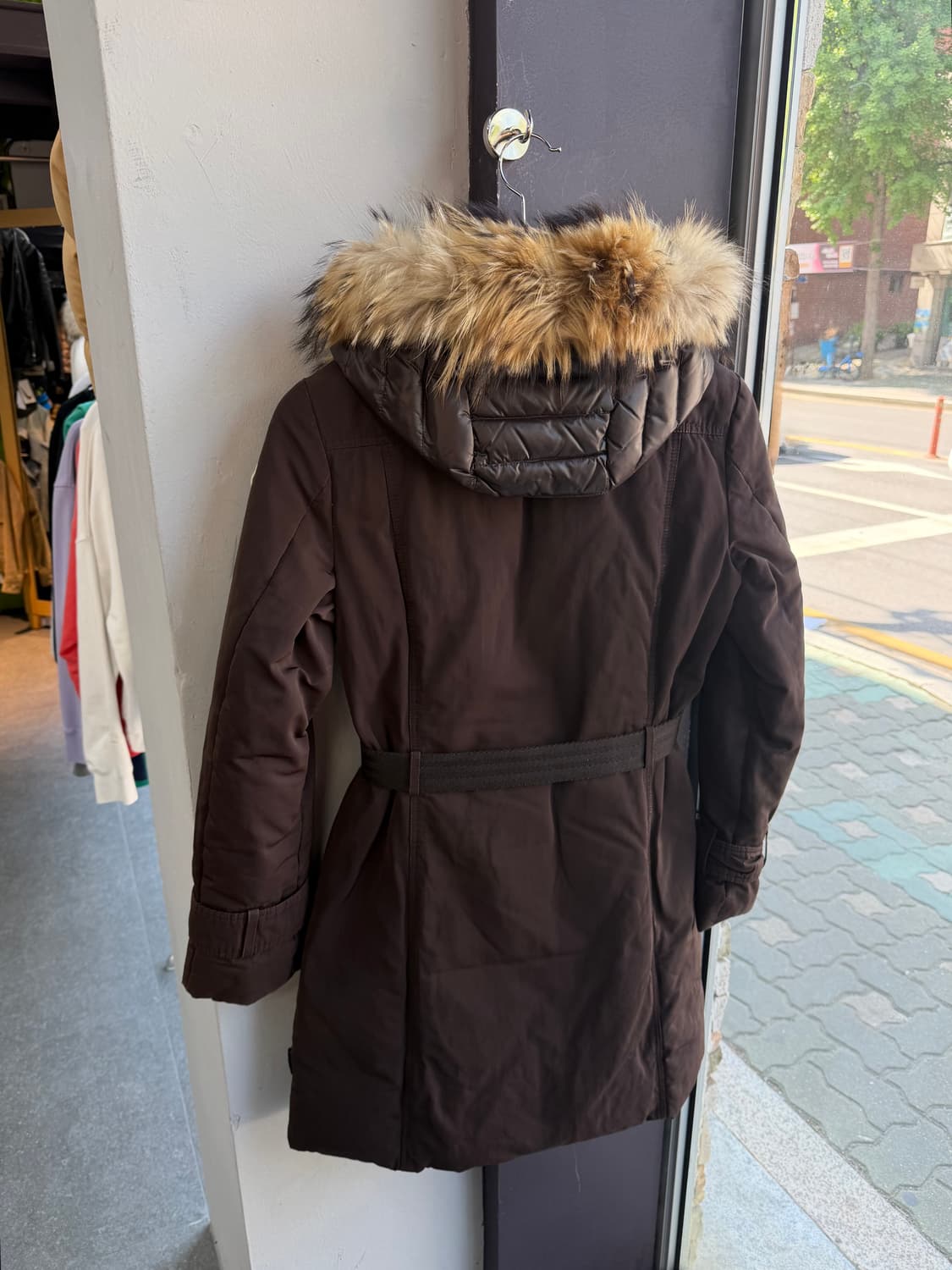 1/ 몽클레어 구스다운 리얼퍼 벨티드 패딩자켓 상품이미지9