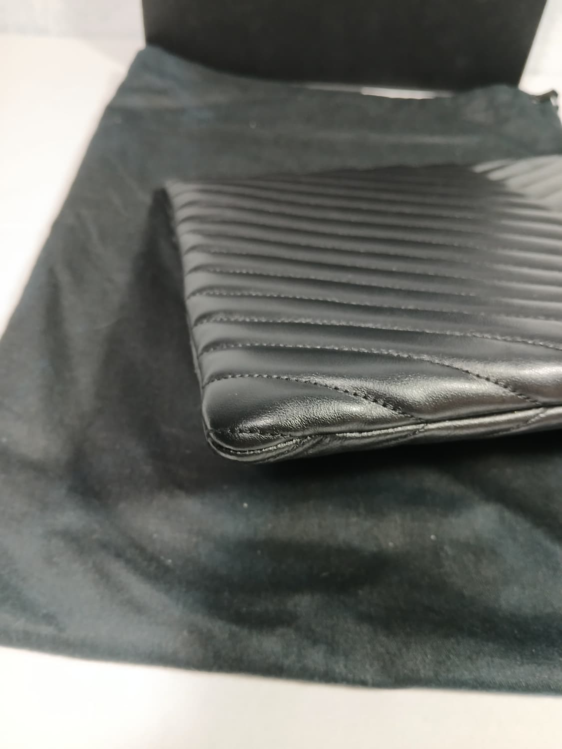 생로랑 마틀라세 뉴미듐 클러치 559193 상품이미지8