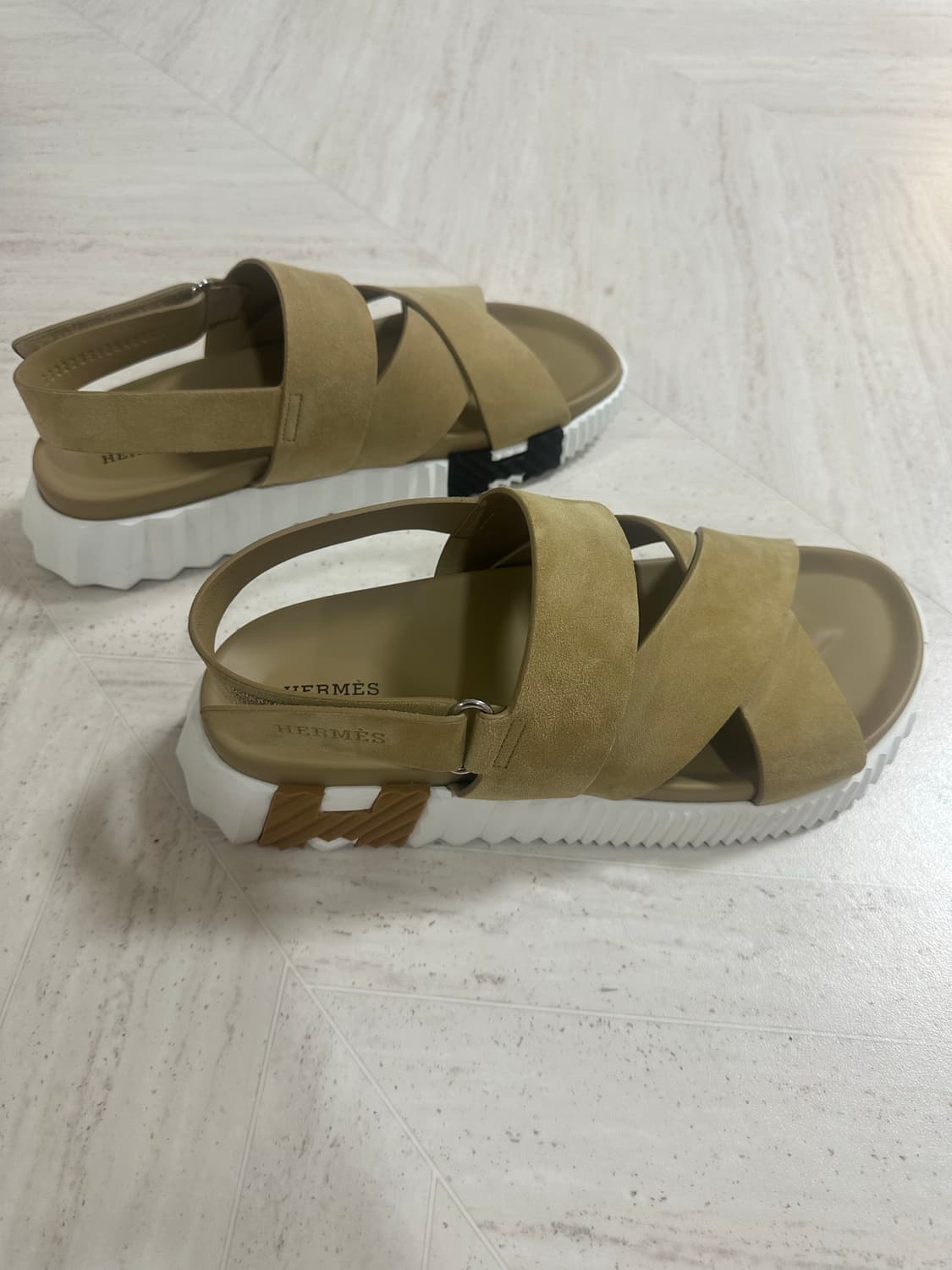 [42] 에르메스 일렉트릭 샌들 스웨이드 고트스킨& 베쥬 알바트르 상품이미지4
