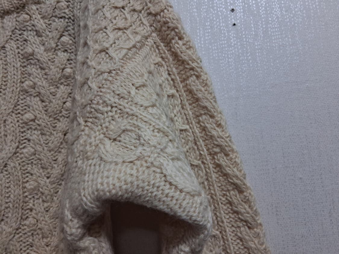 Royal Lion 아이보리 흰둥이 꽈배기스웨트 남성 100 방울이폼폼  상품이미지4