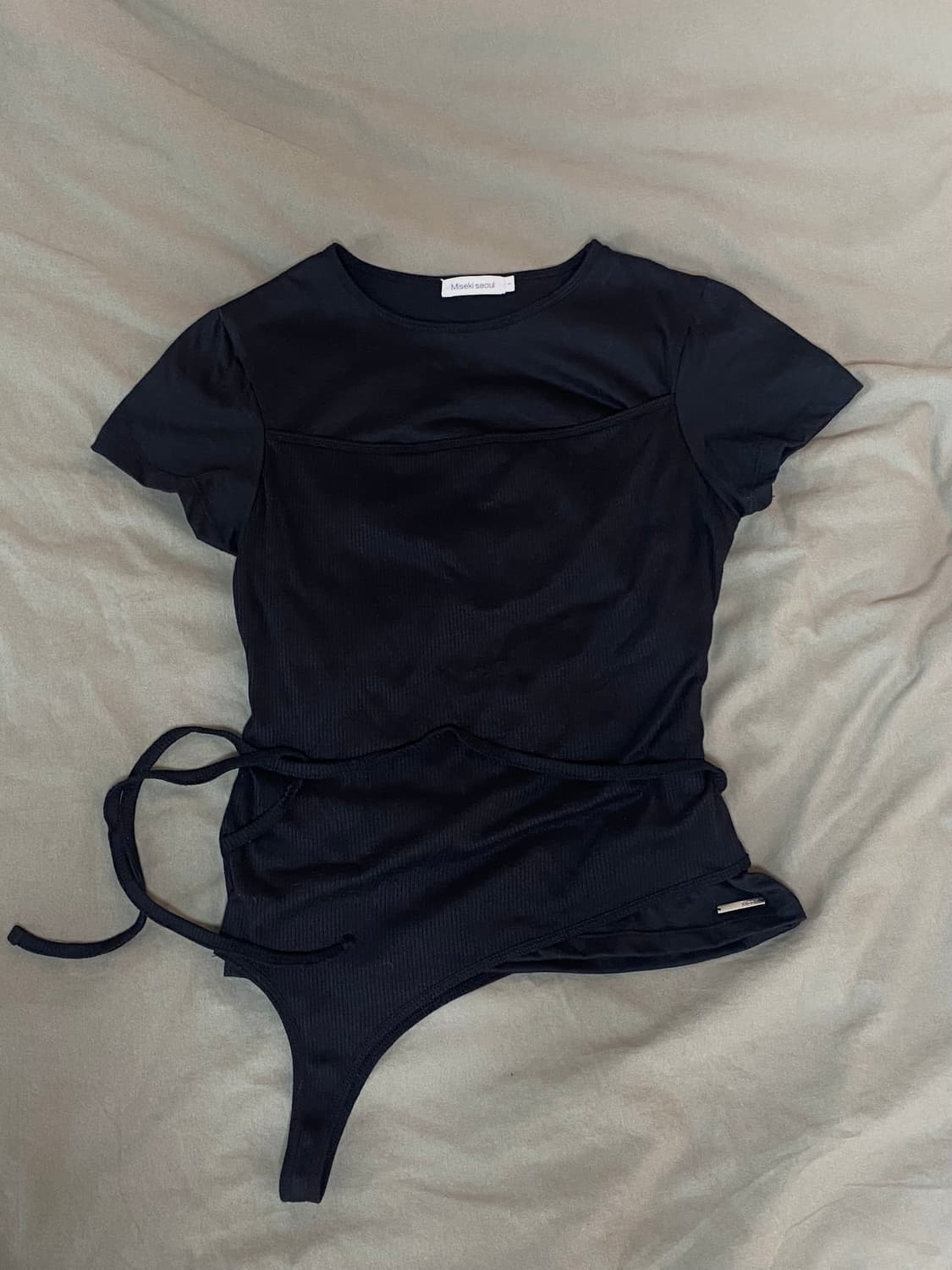 미세키서울 String layered knit top BLACK 상품이미지4