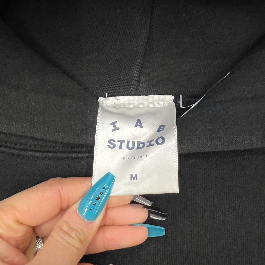 아이앱스튜디오 블랙 후드 상품이미지2