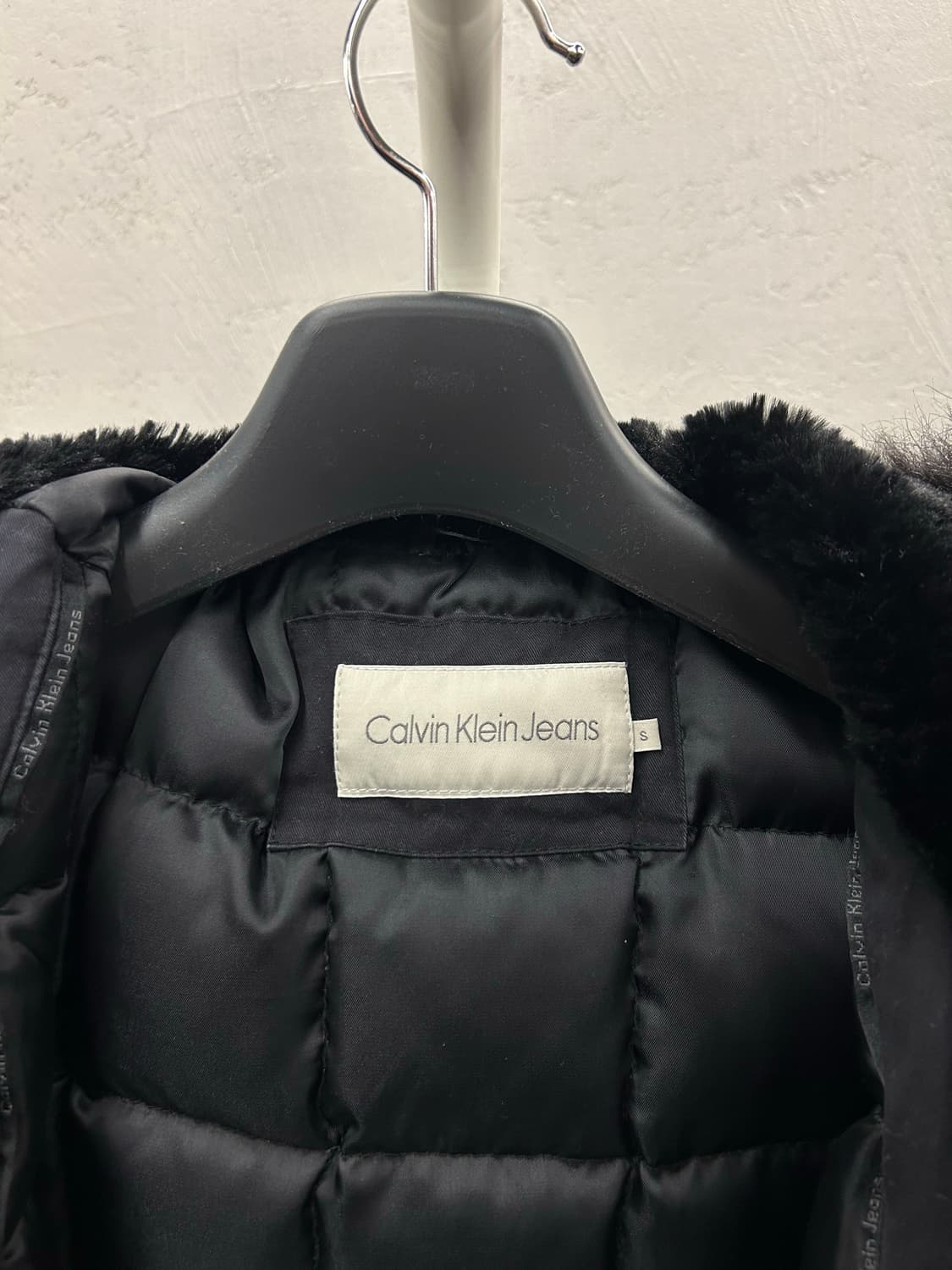 캘빈클라인 진 블랙 후드 패딩 점퍼 상품이미지3