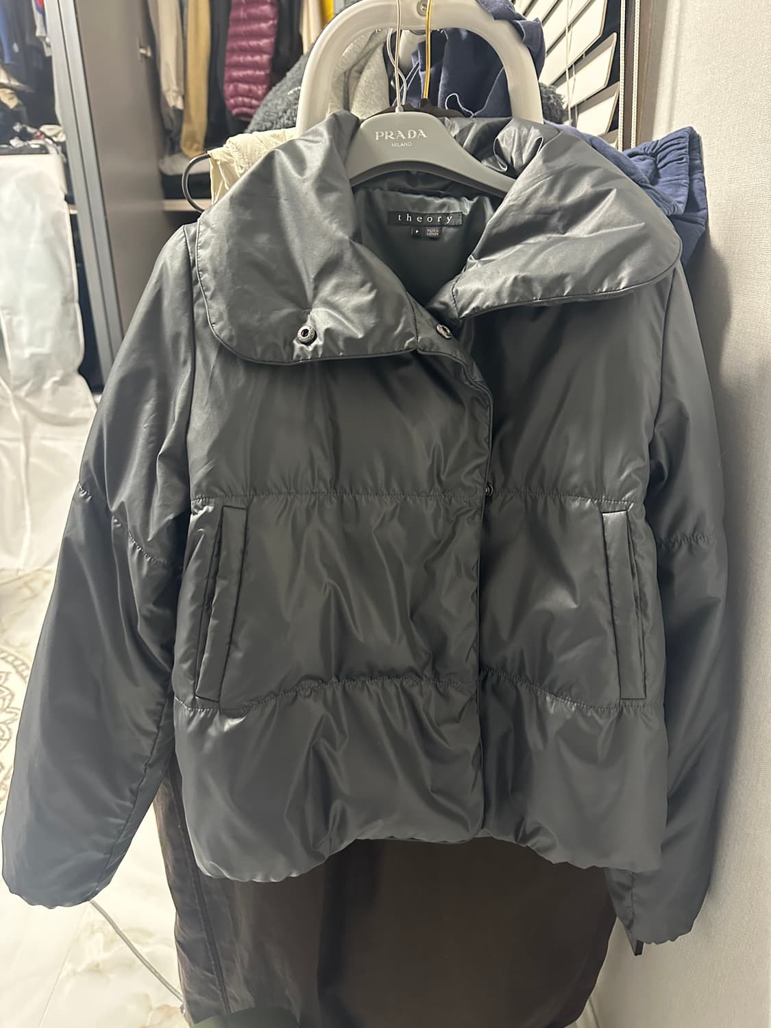 띠어리 패딩 p사이즈 상품이미지1