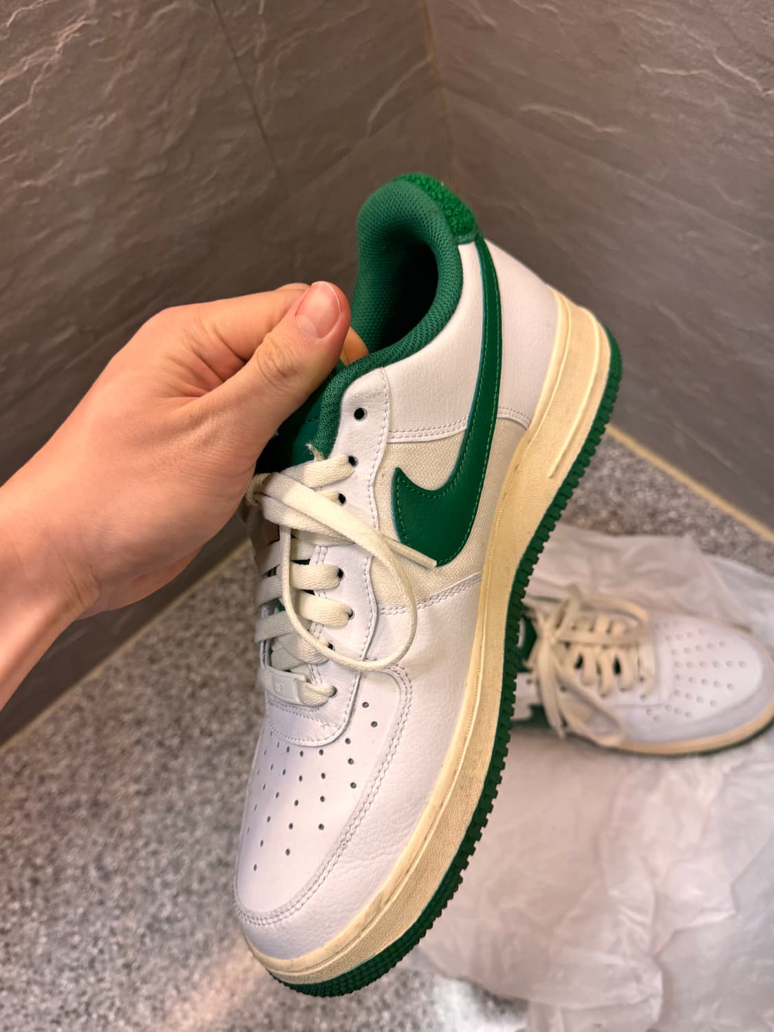 나이키 에어포스 1 로우  LV8 바시티 화이트 파인 그린 상품이미지3