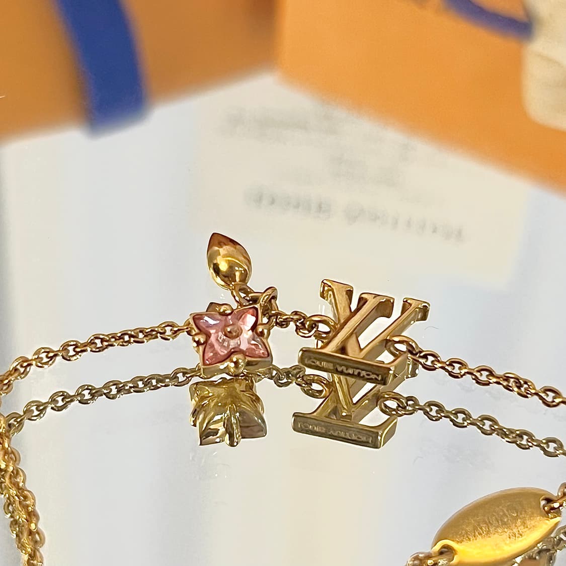 [풀구성/새상품급]루이비통 룰루그램 플라워 팔찌 상품이미지6