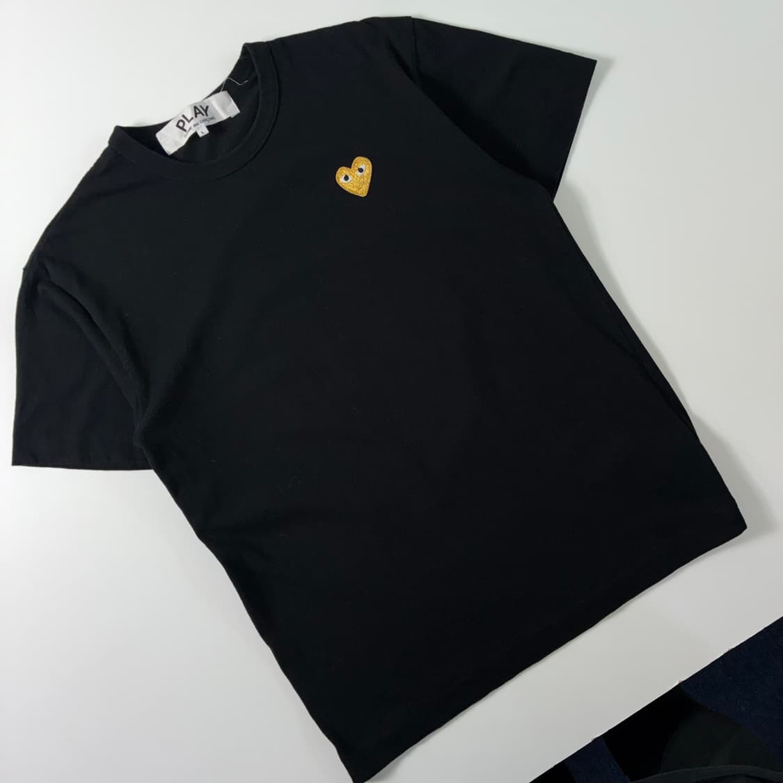 Comme des Garcons  꼼데가르송 골드와펜 블랙 라운드 반팔 상품이미지2