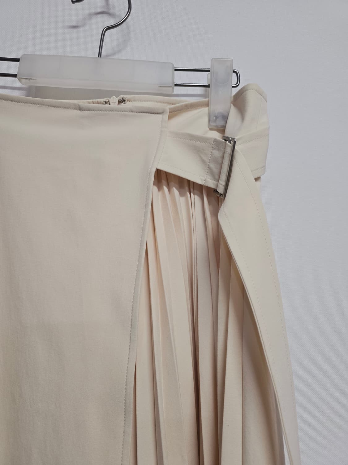 나이스클럽 아이보리 플리츠 랩 스커트27 상품이미지2