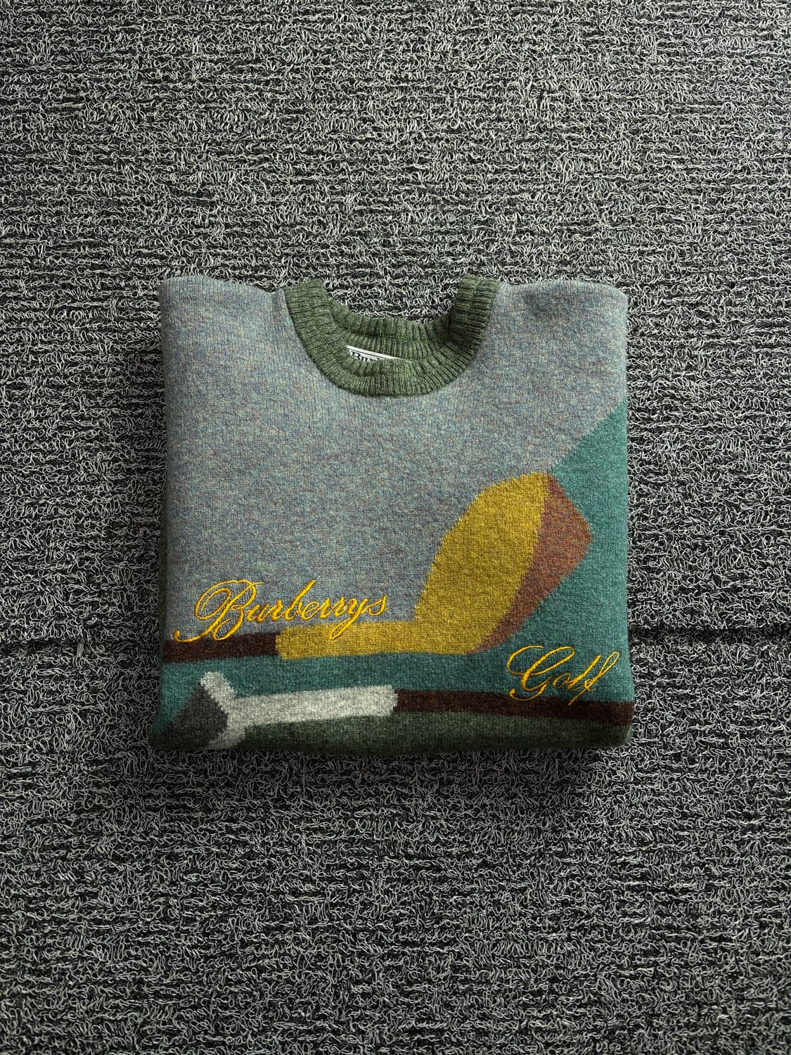 버버리 아카이브 그래픽 울 니트 스웨터 3069 상품이미지1
