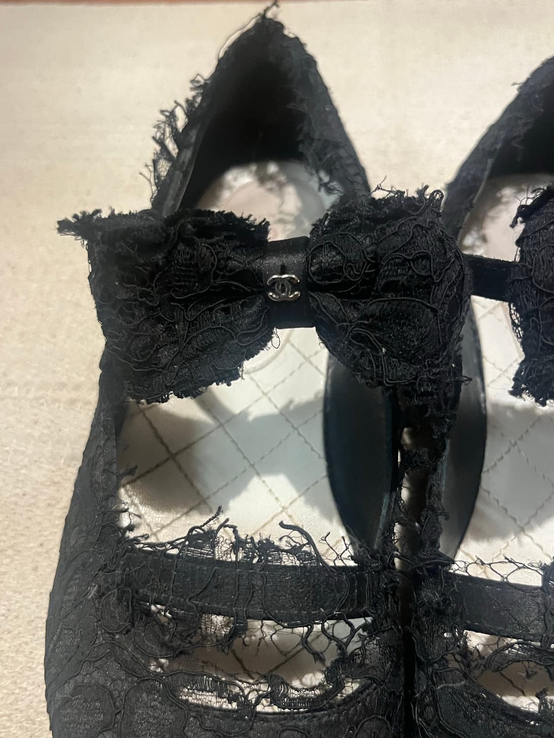 샤넬 블랙 레이스 플랫슈즈 상품이미지2