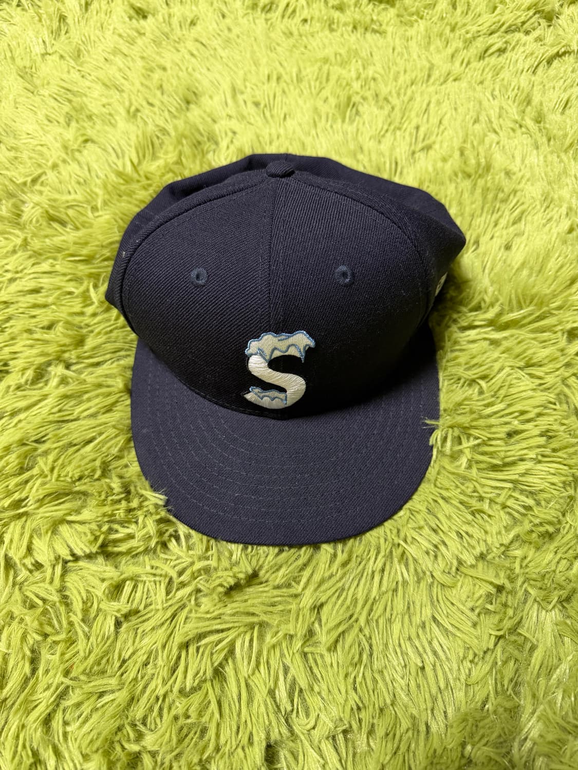 슈프림 뉴에라 s로고 모자 상품이미지2