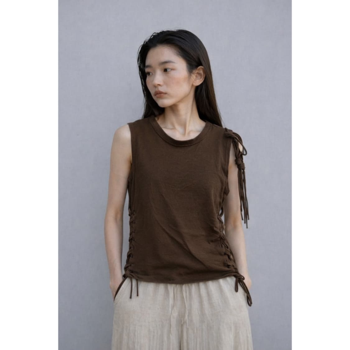 갈색 나무의 꿈 민소매  상품이미지1