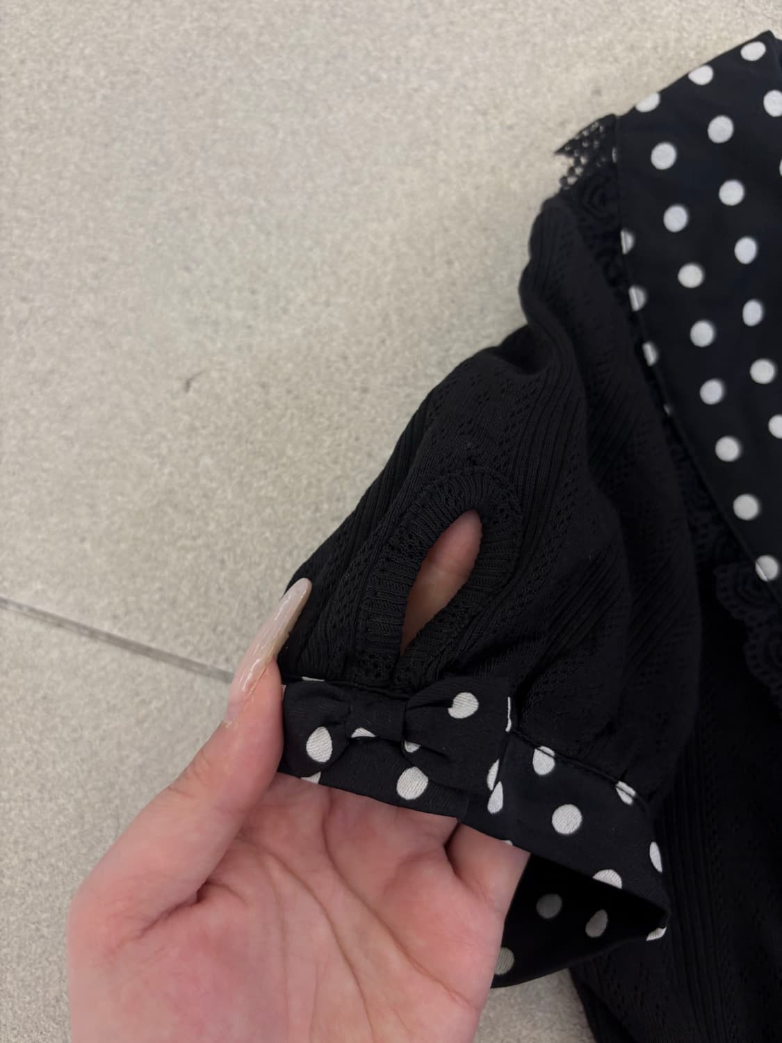 세실맥비 도트 레이스 반팔 블라우스 상품이미지3