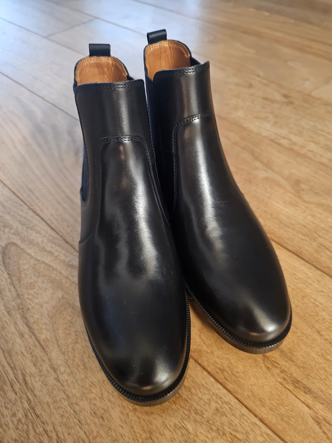 쿠에른 프라하01 첼시부츠 블랙색상 235mm 상품이미지2