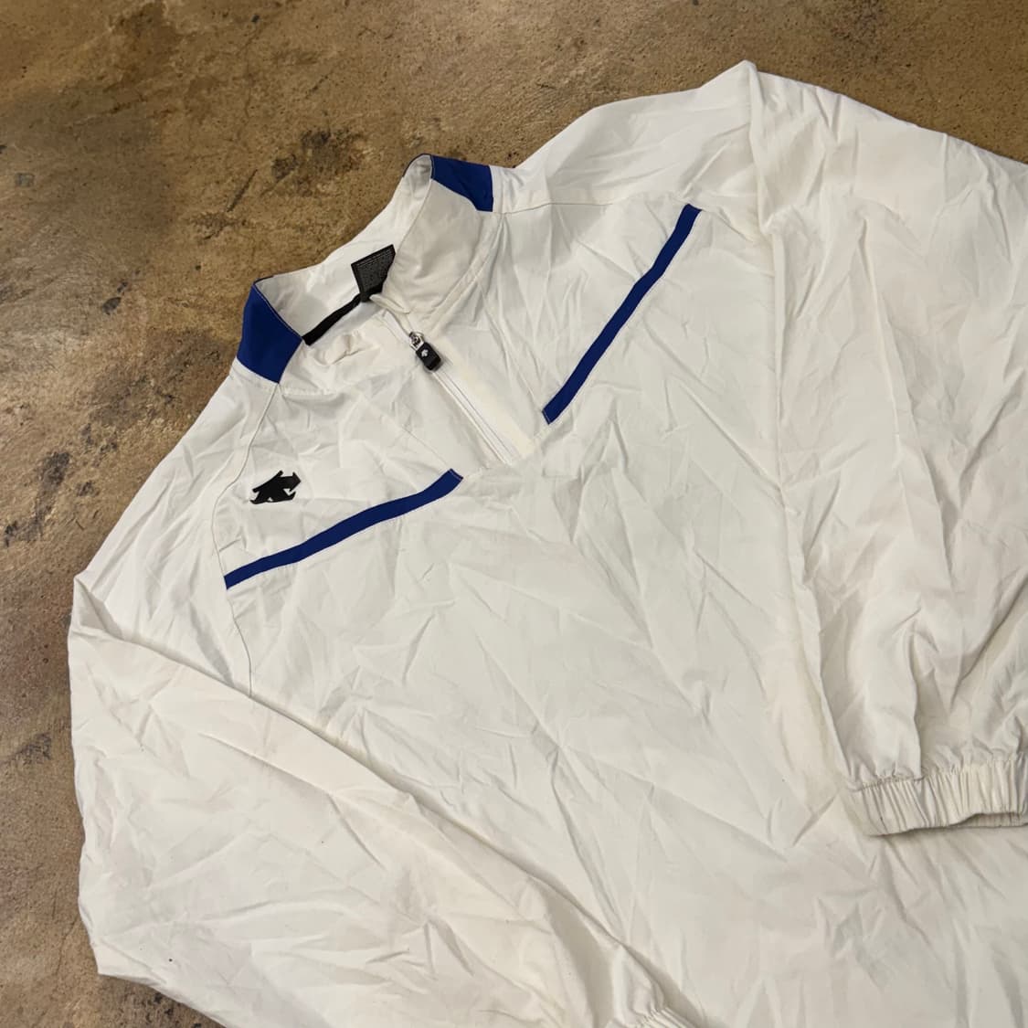 [정품/95] 데상트 화이트 블루 하프집업 바람막이 b10 상품이미지1