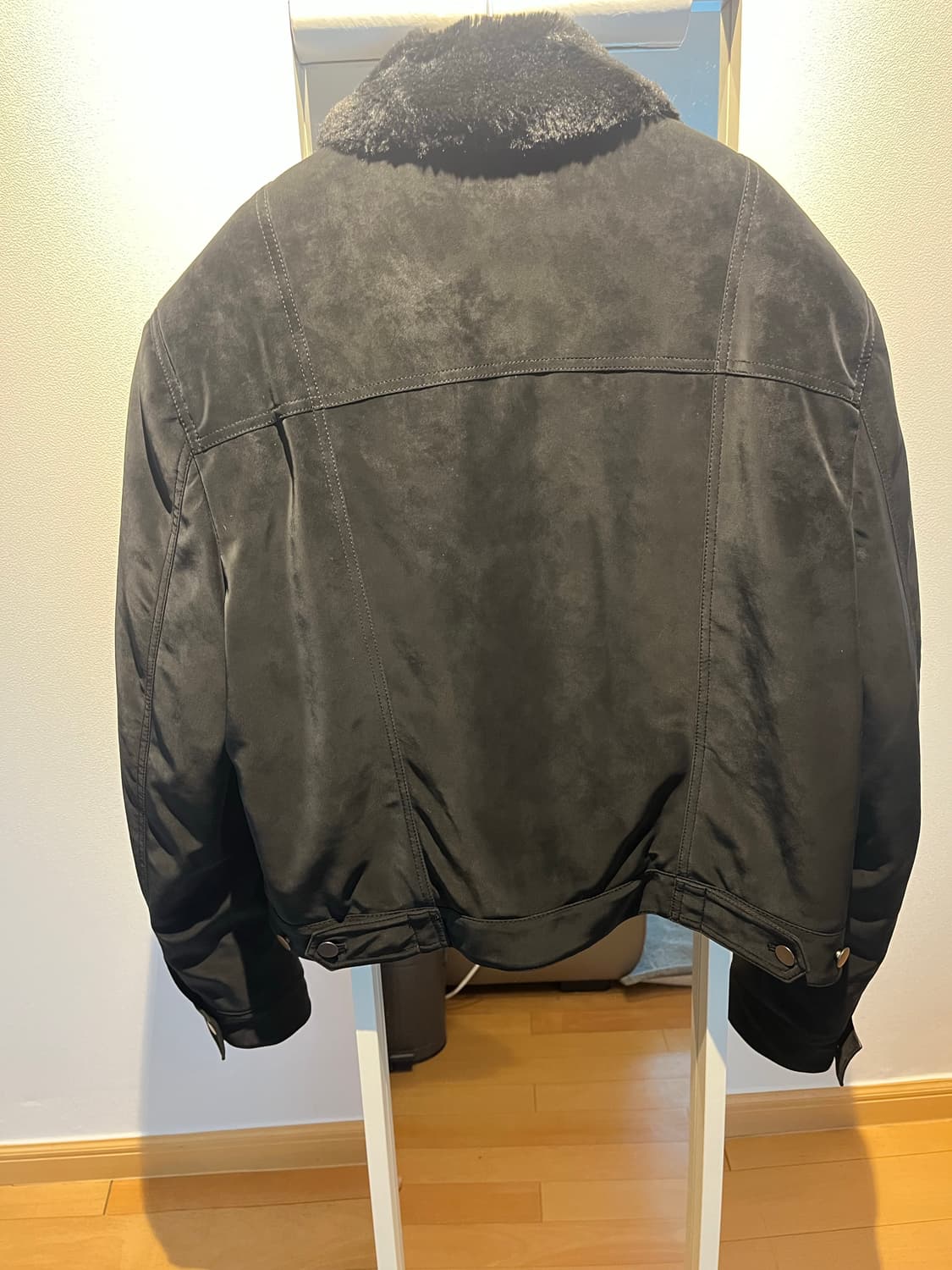 2) 알렌느 벨루어 퍼 트러커 자켓 블랙 새상품 상품이미지4