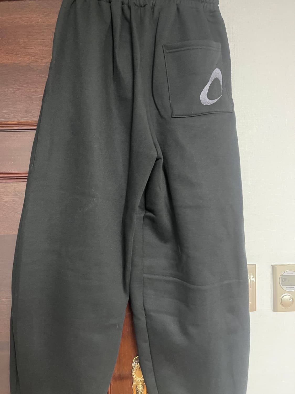 스컬리웩 블랙 스웻팬츠 상품이미지4