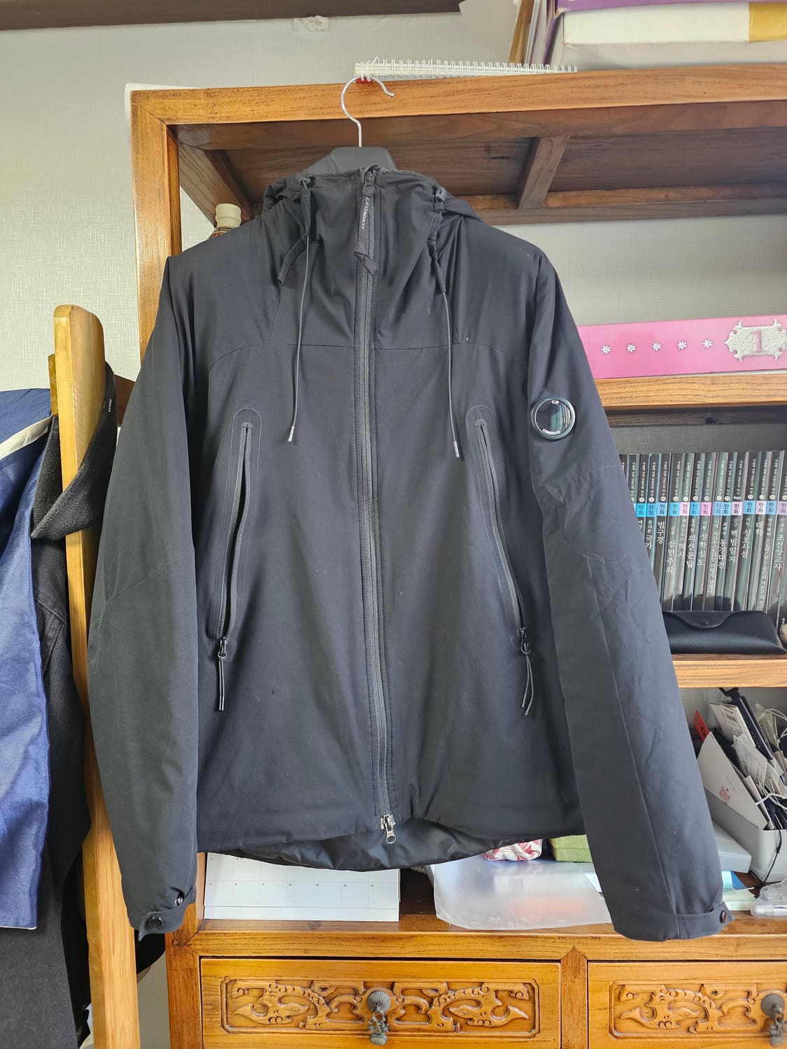 씨피 CP컴퍼니 블랙 패딩 자켓 105 팔아요 상품이미지1