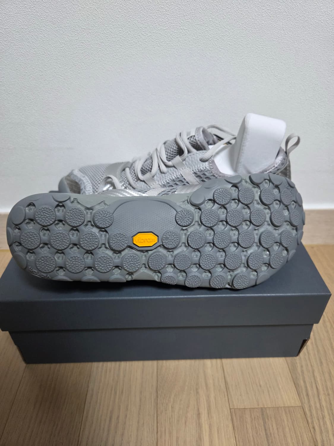 [새상품,275]뉴발란스 미니머스 MT10O 슬레이트 그레이 실버 메탈릭 상품이미지2