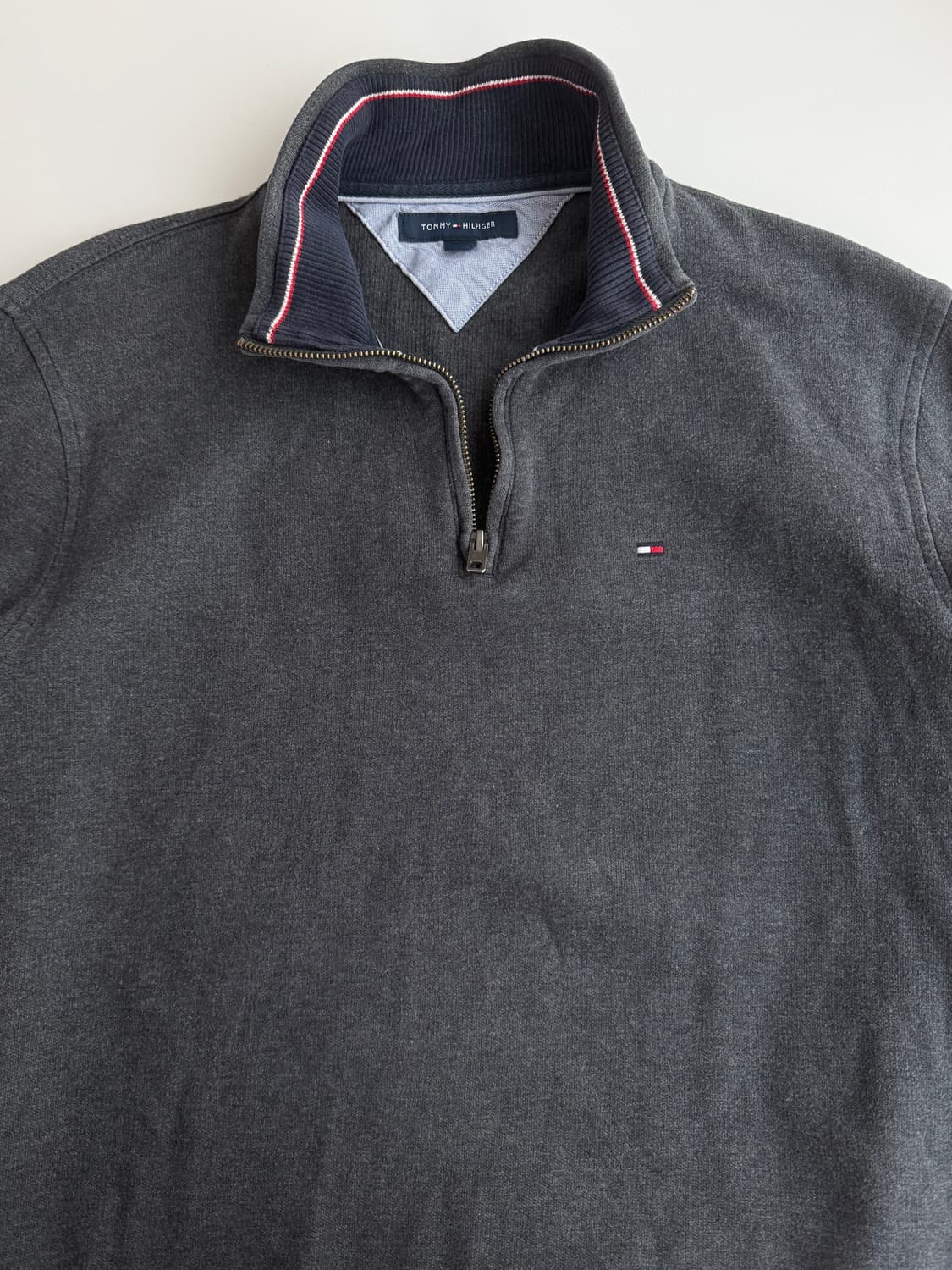 타미힐피거 반집업 맨투맨 상품이미지2