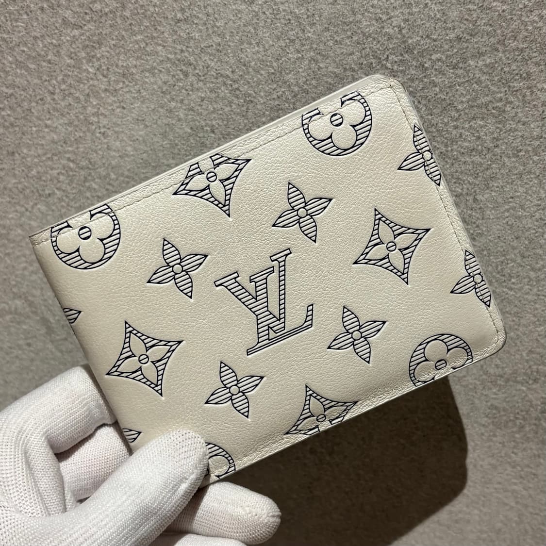 루이비통 쉐도우 반지갑 상품이미지2