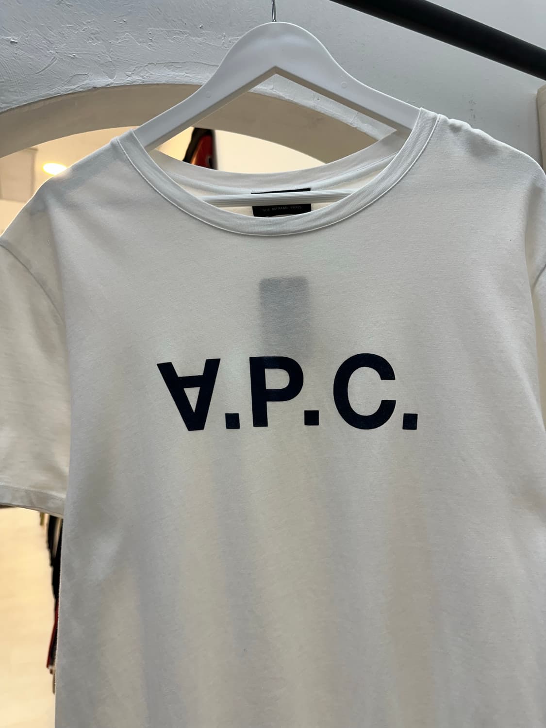 A.P.C. 로고 화이트 반팔티 상품이미지2