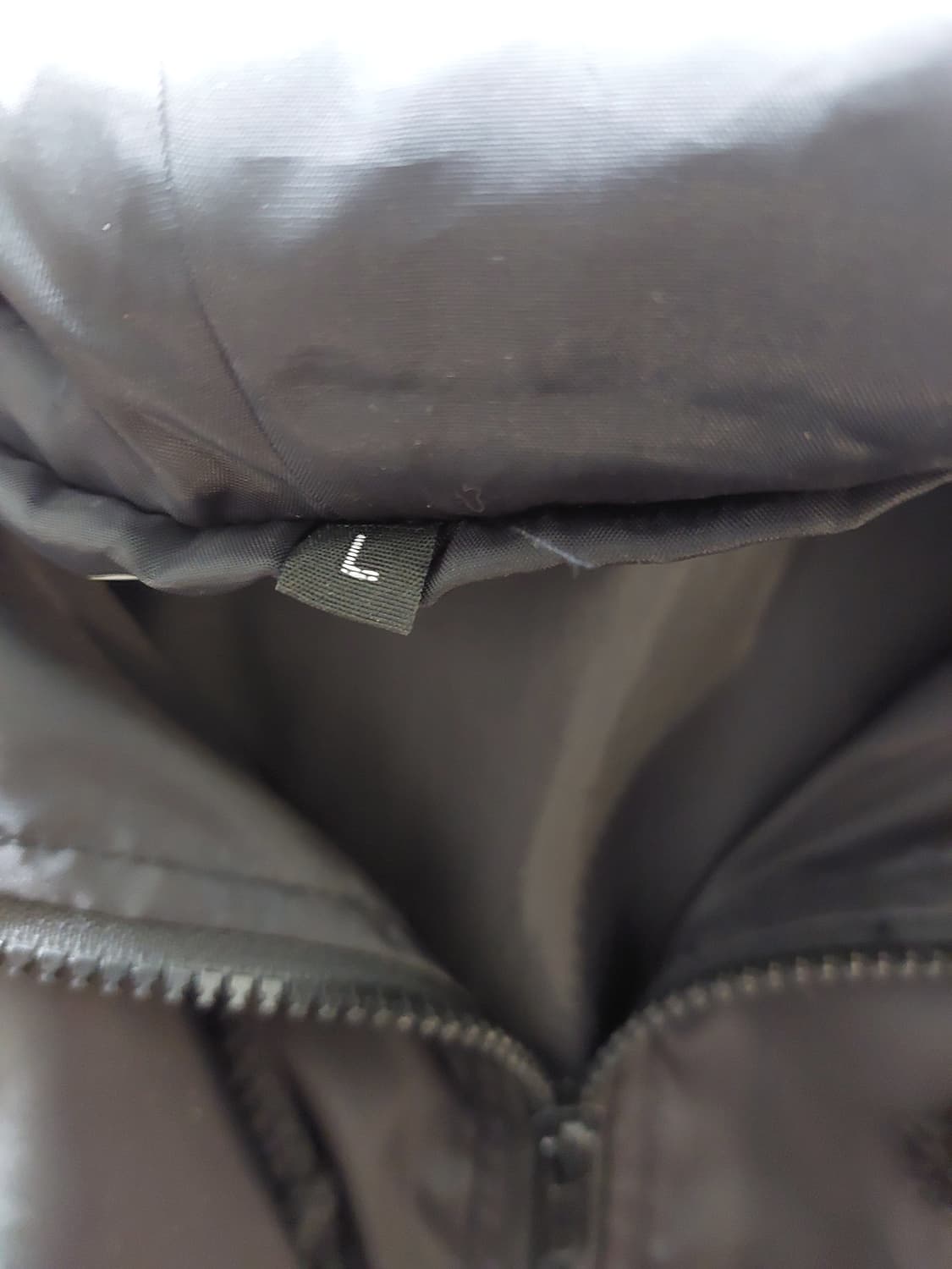 이지시즌1 yeezus투어 바람막이 공식머천 상품이미지5