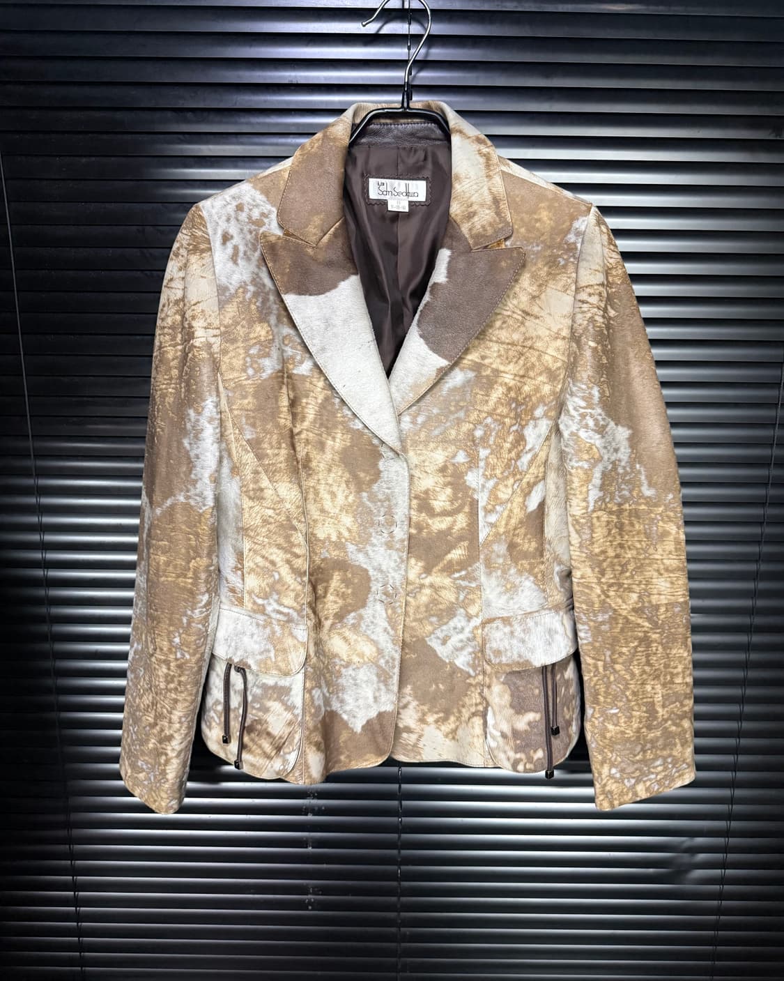 손석화 디자이너 송치 가죽 양가죽 레더 브라운 3버튼 블레이져 갸루  상품이미지2