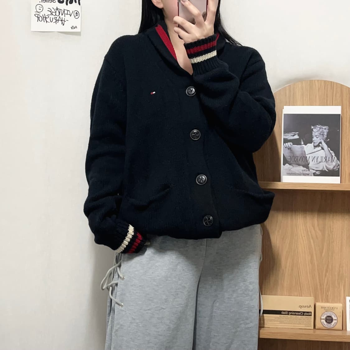 [정품] 타미 블랙 넥 숄더 두툼 가디건 [ M ] 상품이미지1