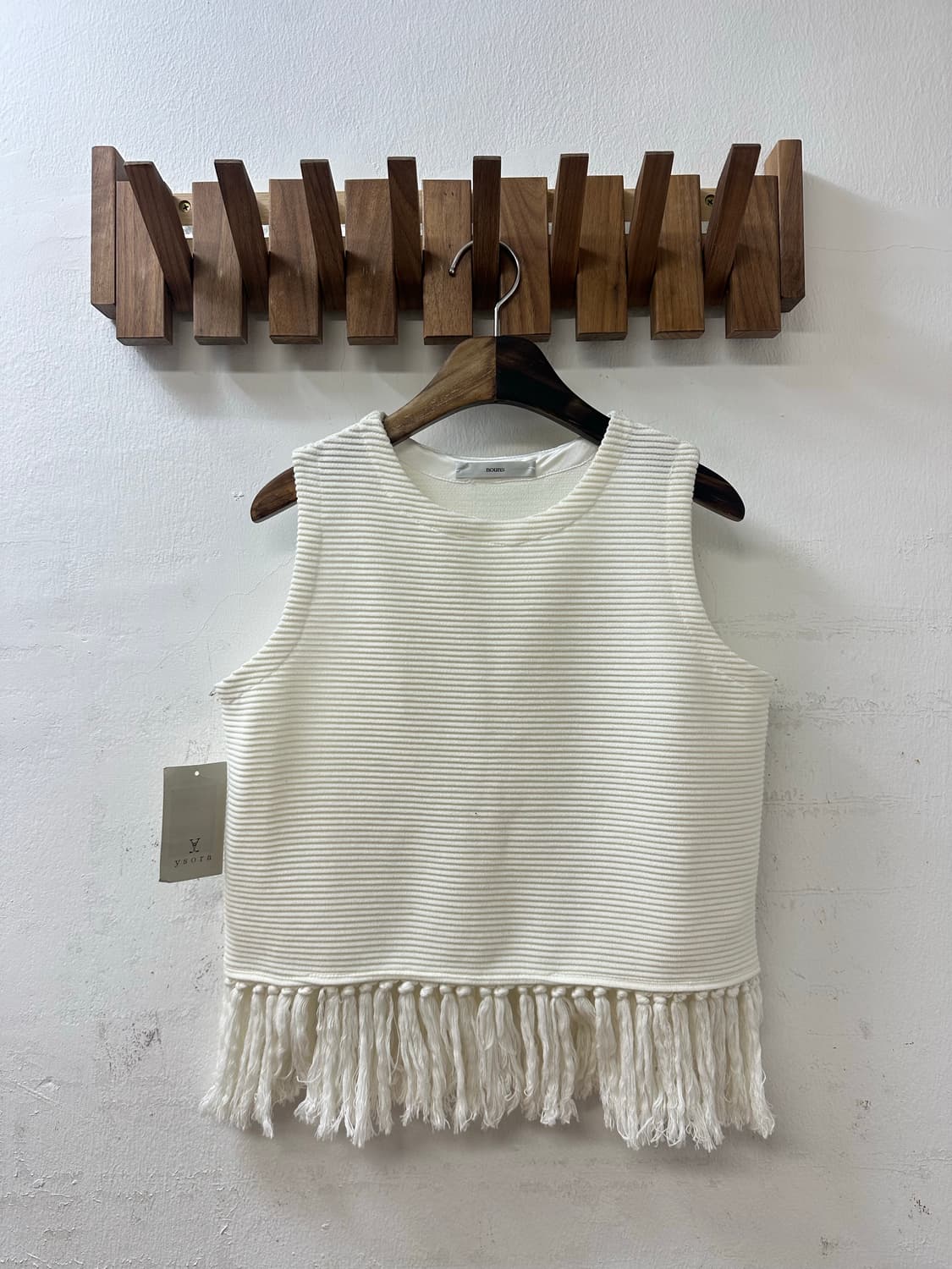 택있는 새상품 YSORA 프린지 니트 슬리브리스 탑 상품이미지1